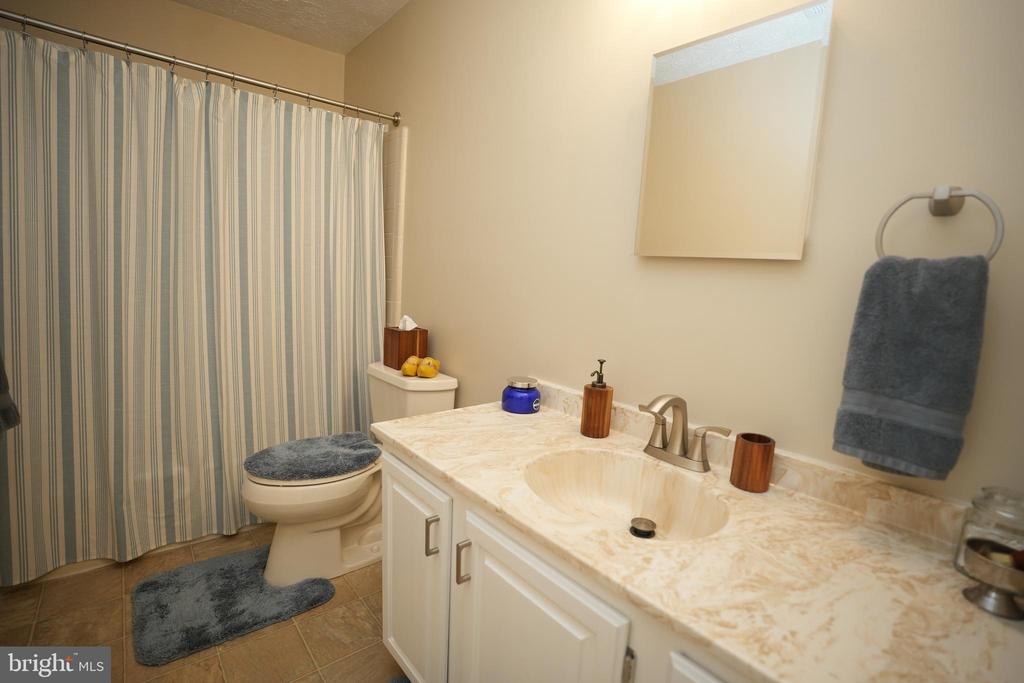 23185 PINEY WOOD CIRCLE