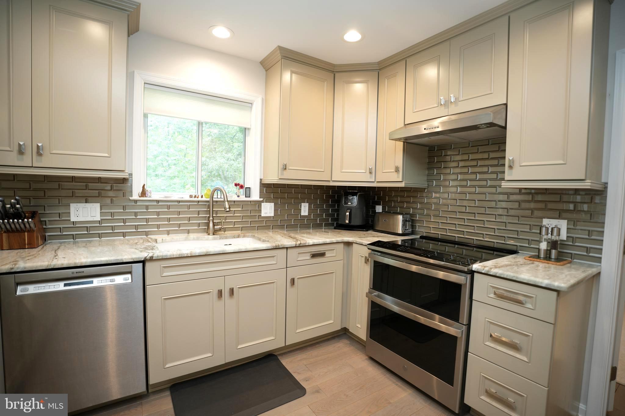23185 PINEY WOOD CIRCLE