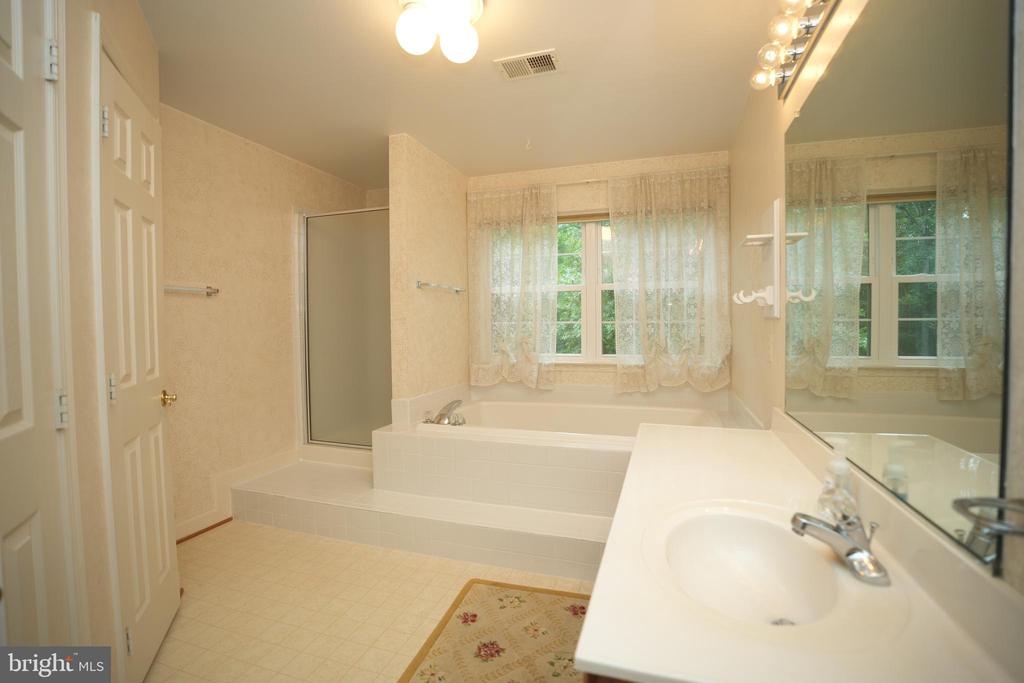 20814 DEER WOOD PARK DRIVE