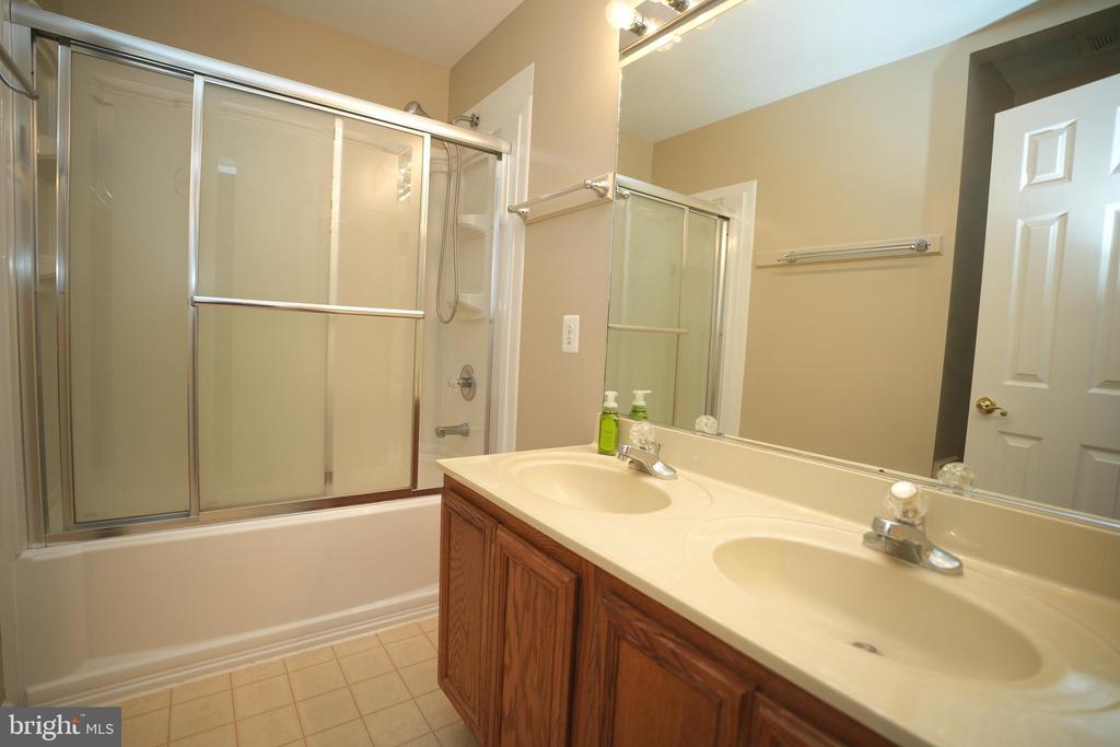 20814 DEER WOOD PARK DRIVE