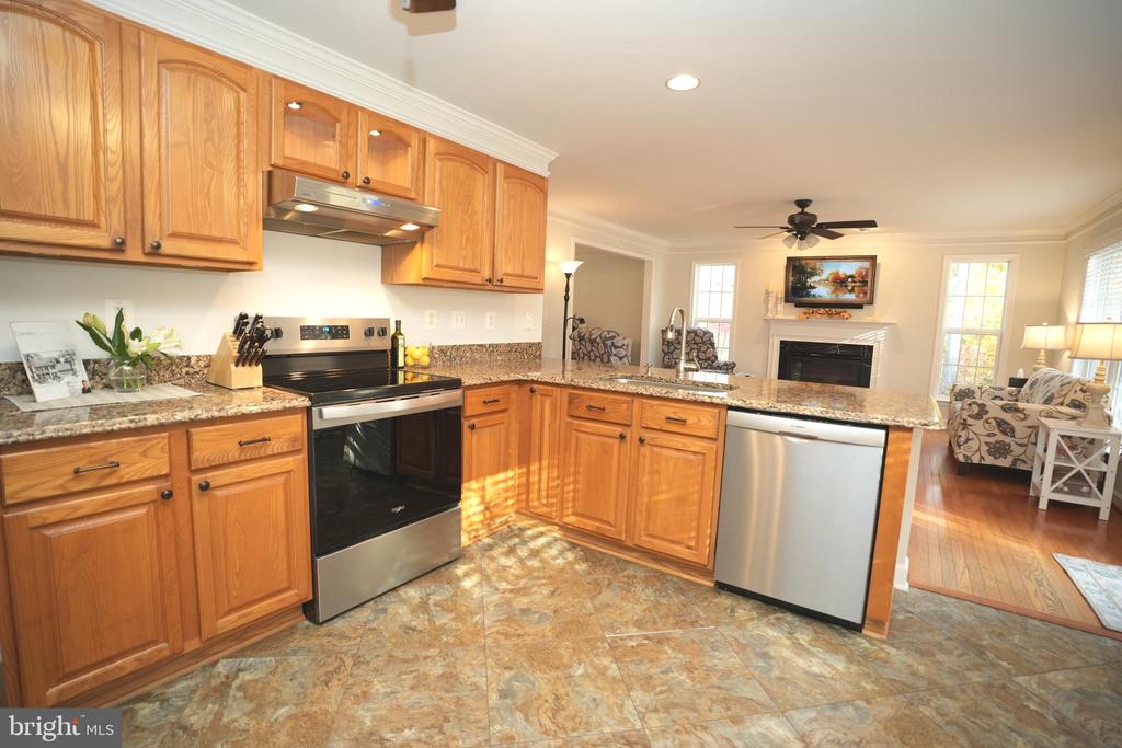 38711 HIDDEN POND COURT