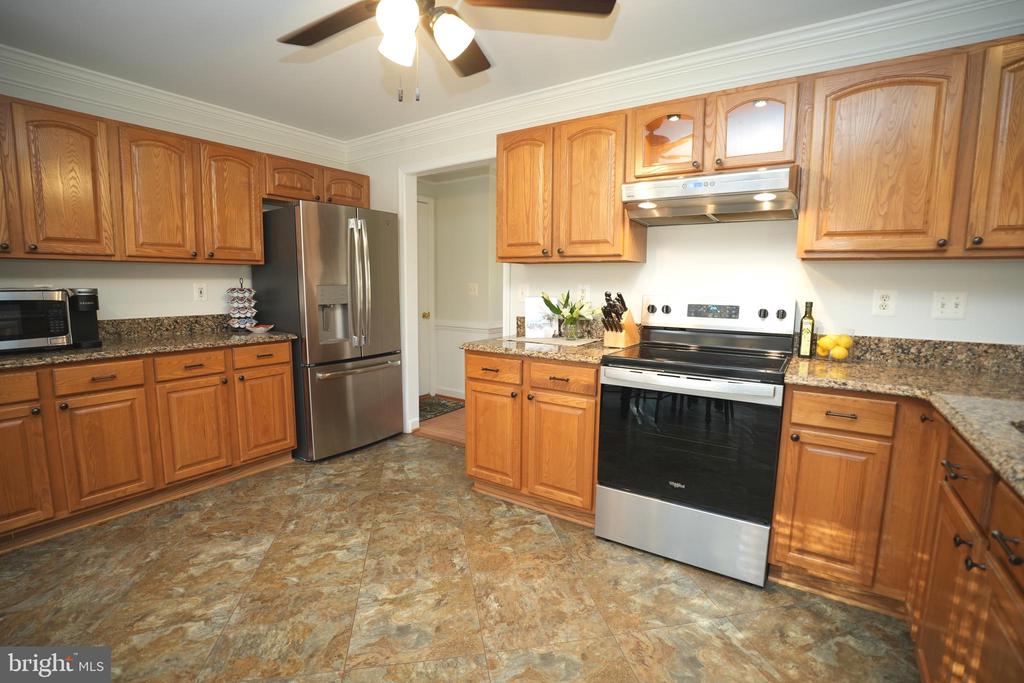 38711 HIDDEN POND COURT