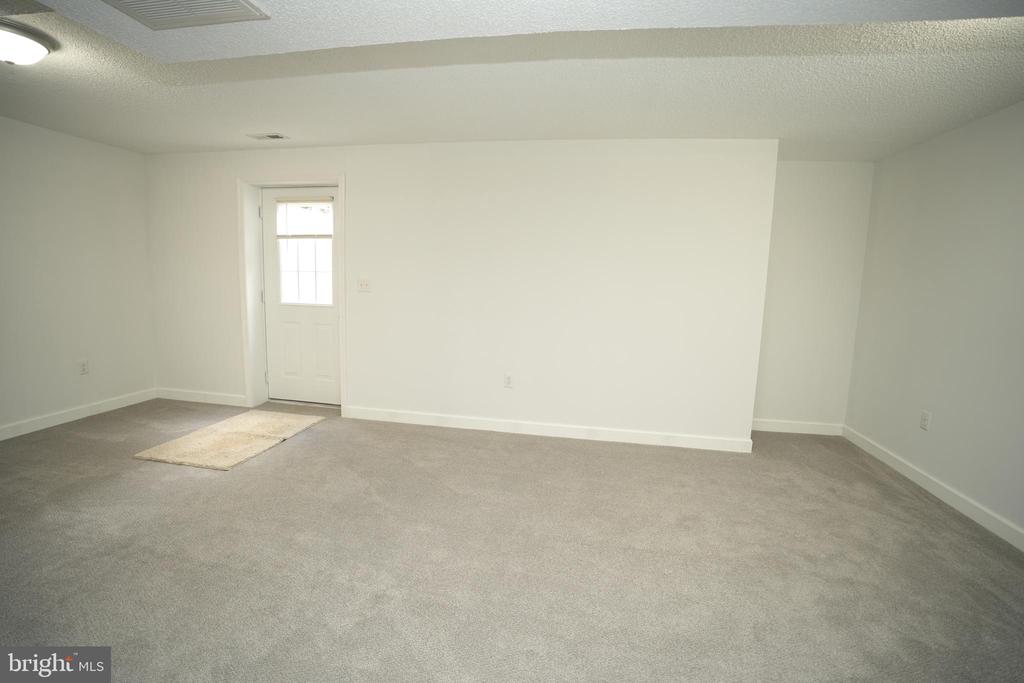 38711 HIDDEN POND COURT