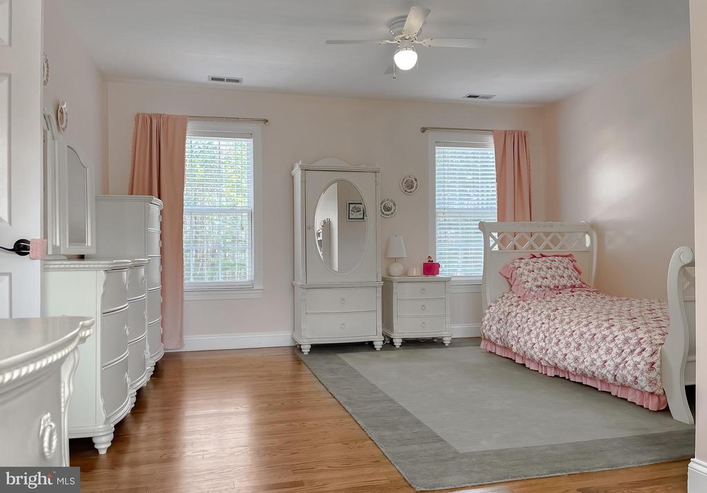 44180 CROSS BOW LANE