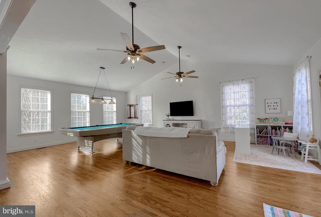 44180 CROSS BOW LANE