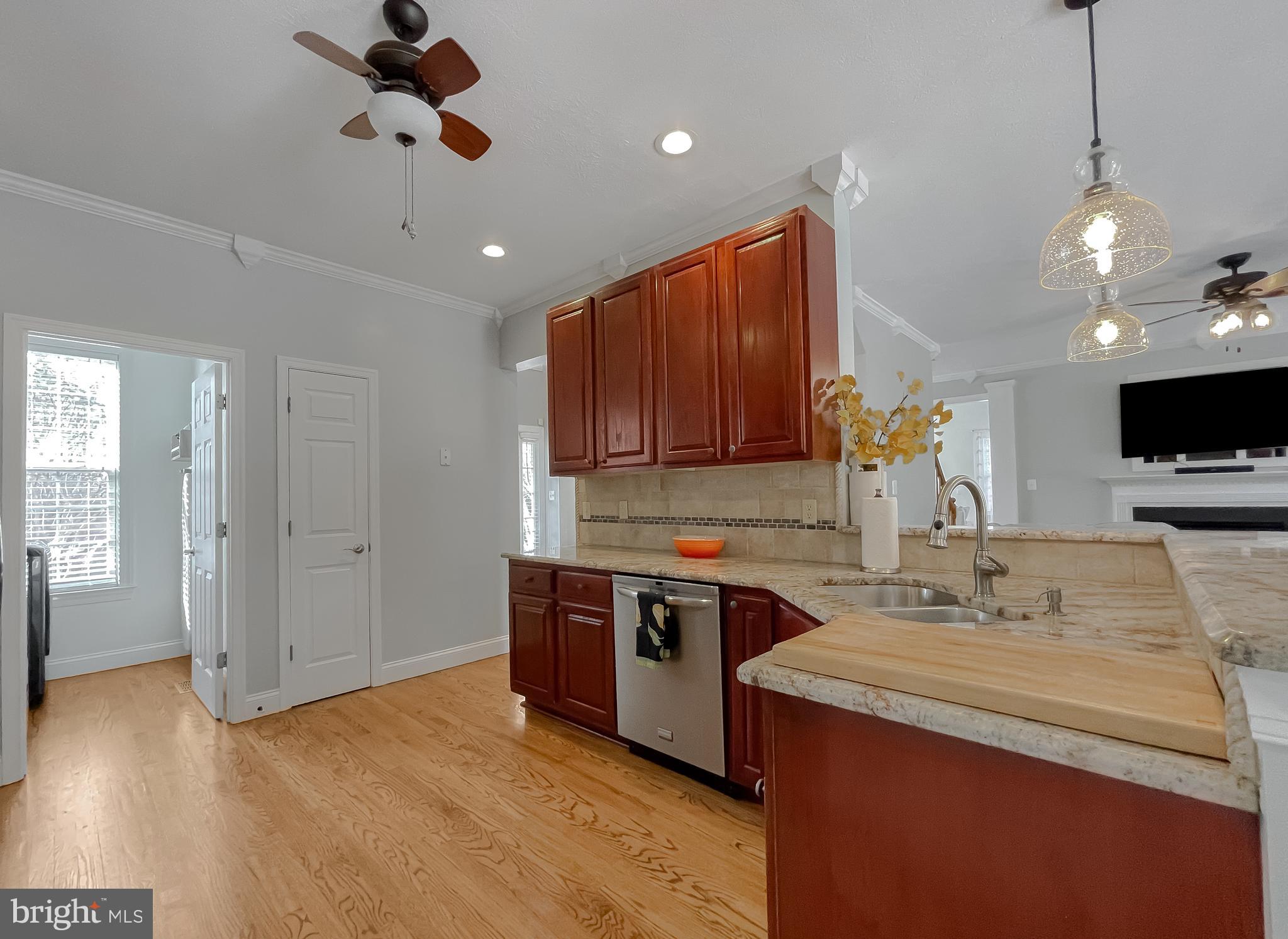 44180 CROSS BOW LANE