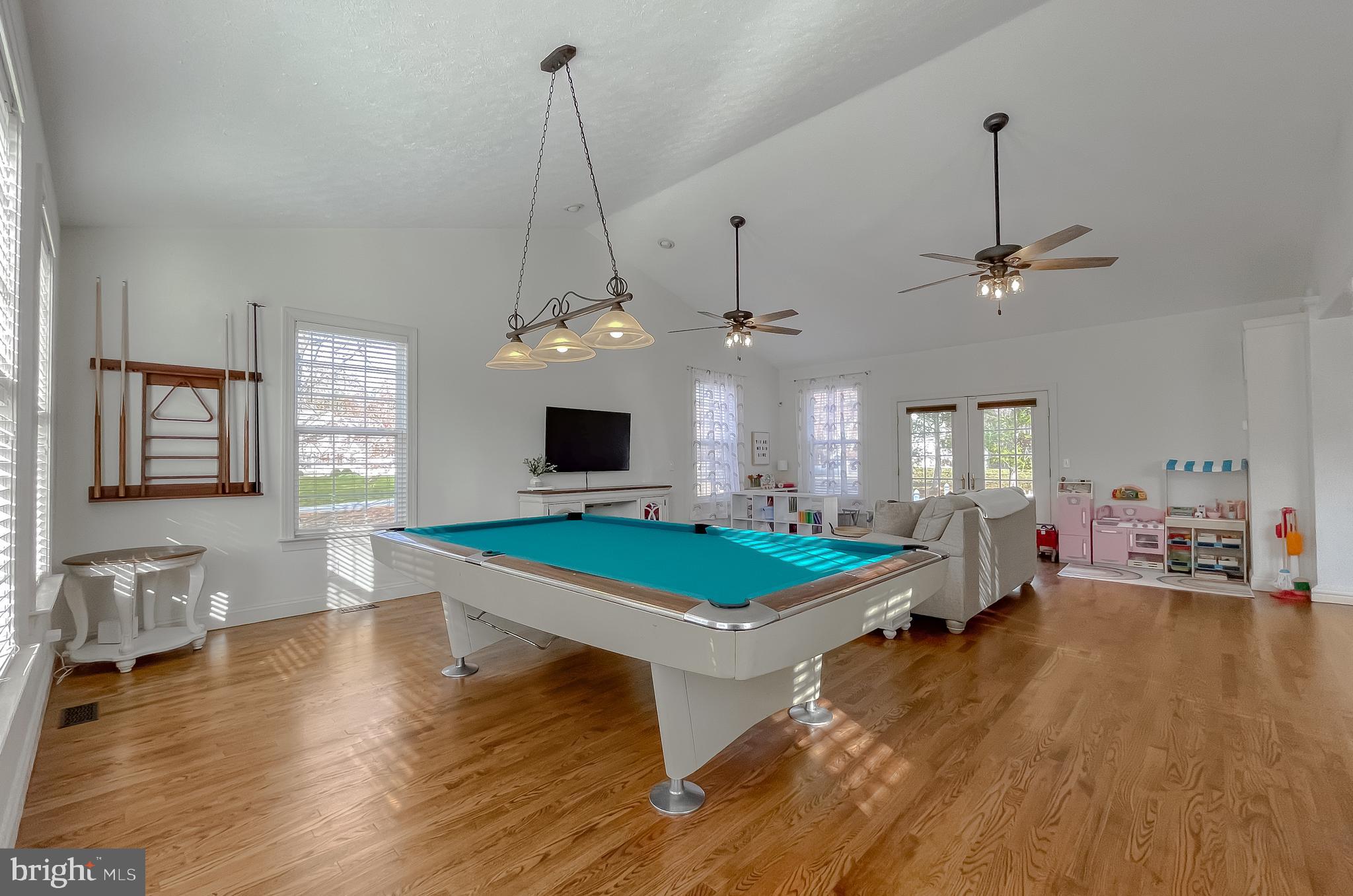 44180 CROSS BOW LANE