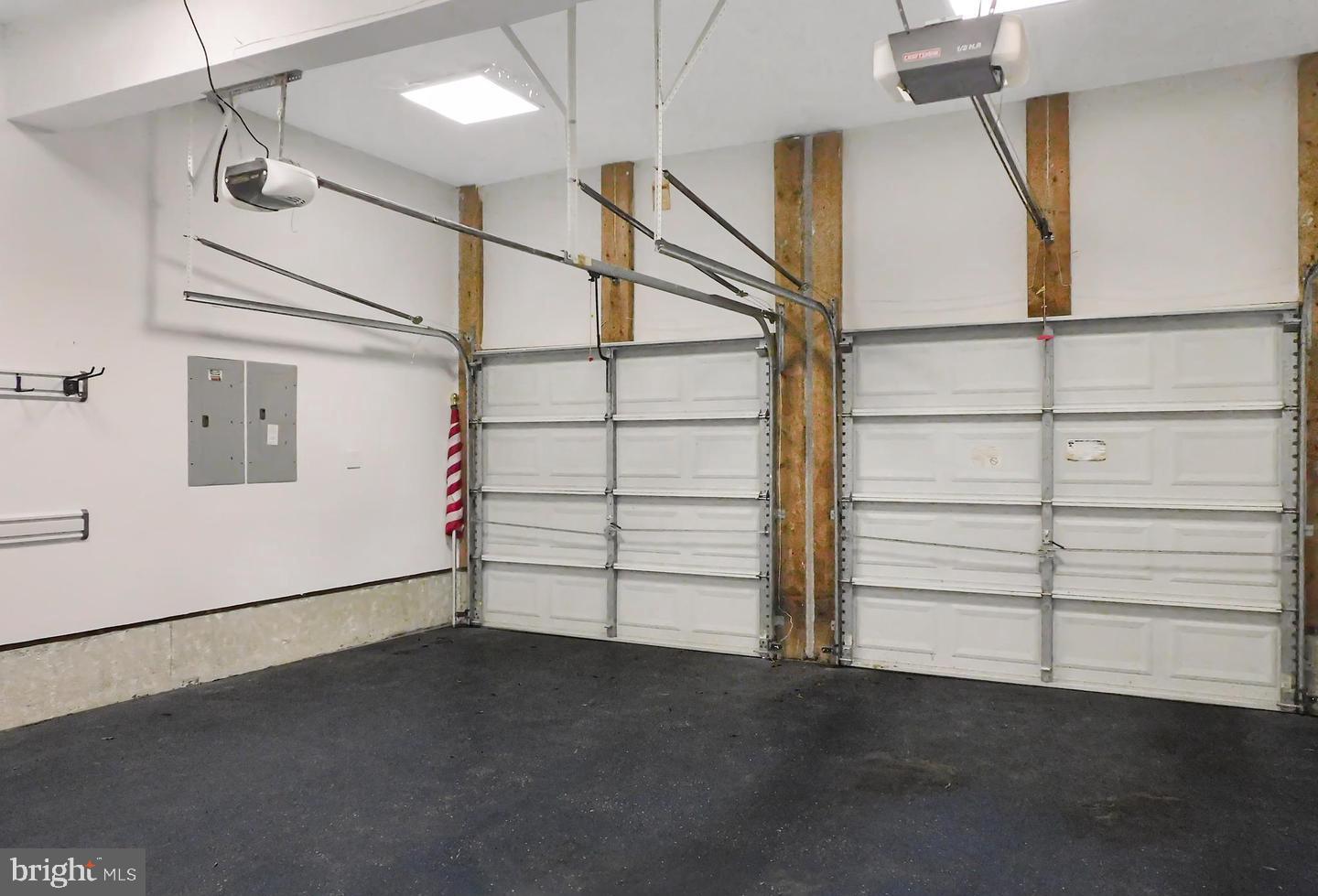 44180 CROSS BOW LANE