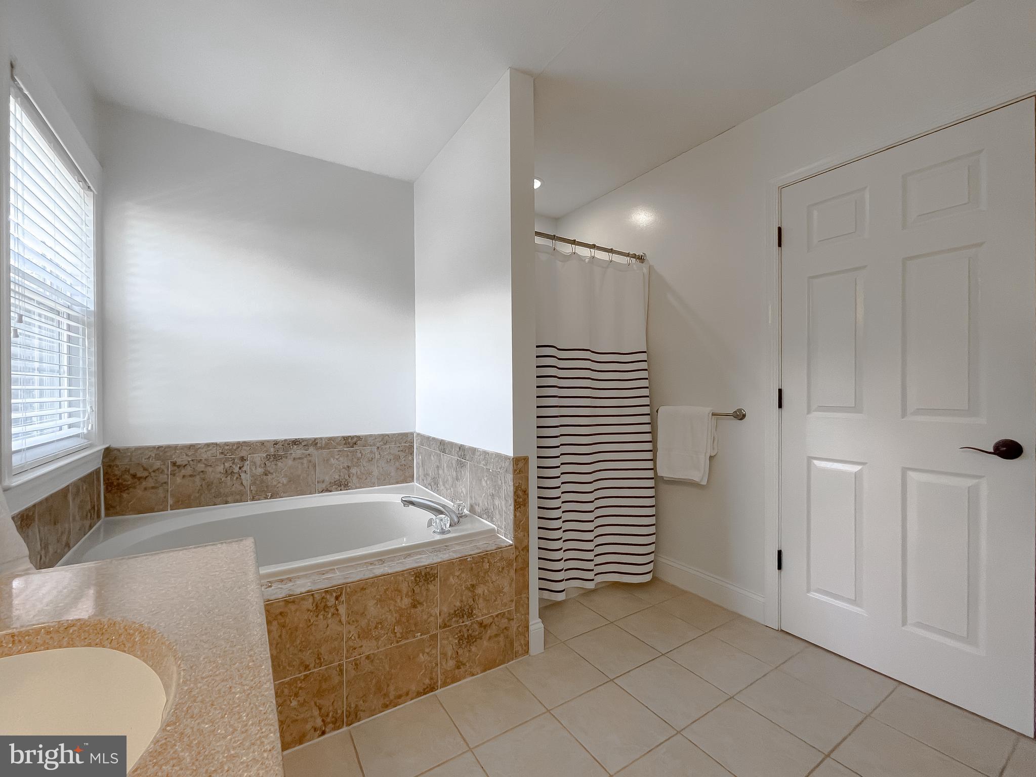 44180 CROSS BOW LANE