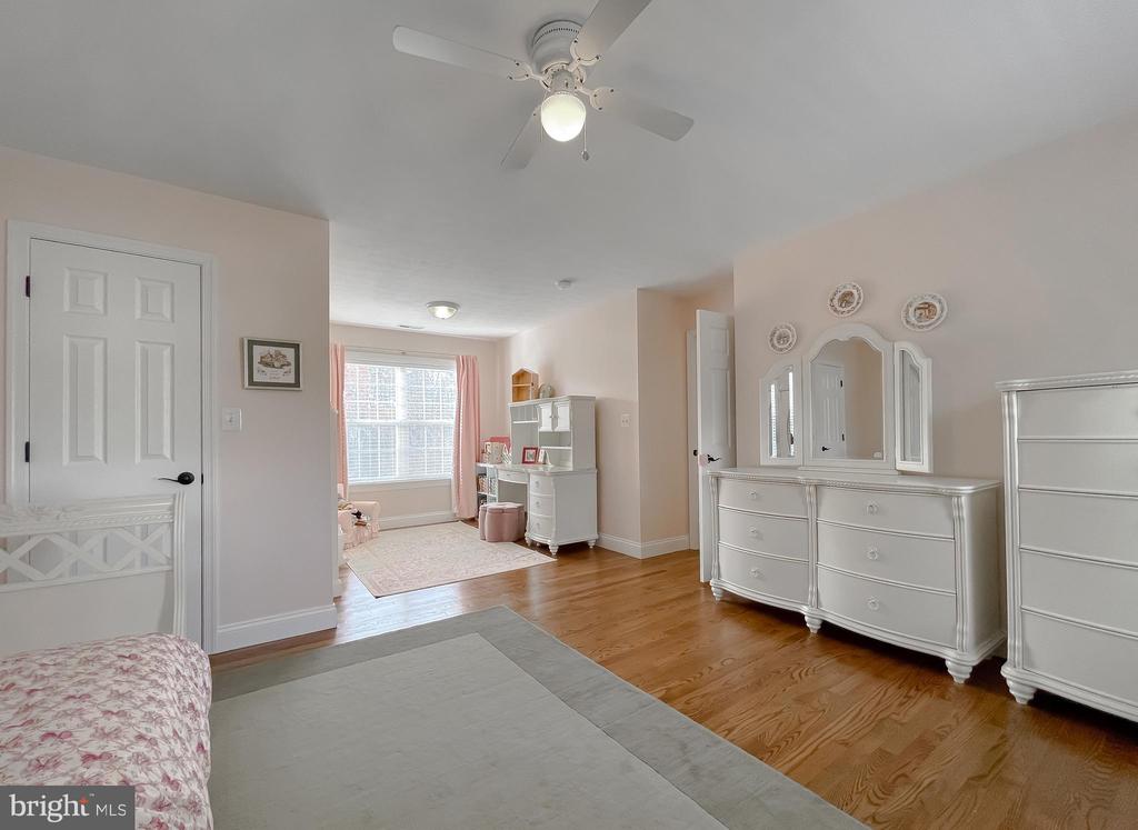 44180 CROSS BOW LANE