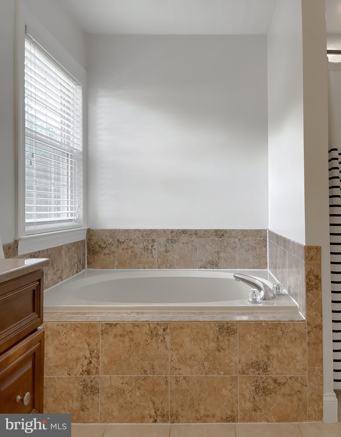 44180 CROSS BOW LANE