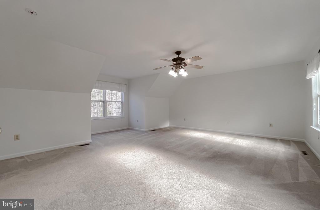 21060 WOODMERE DRIVE