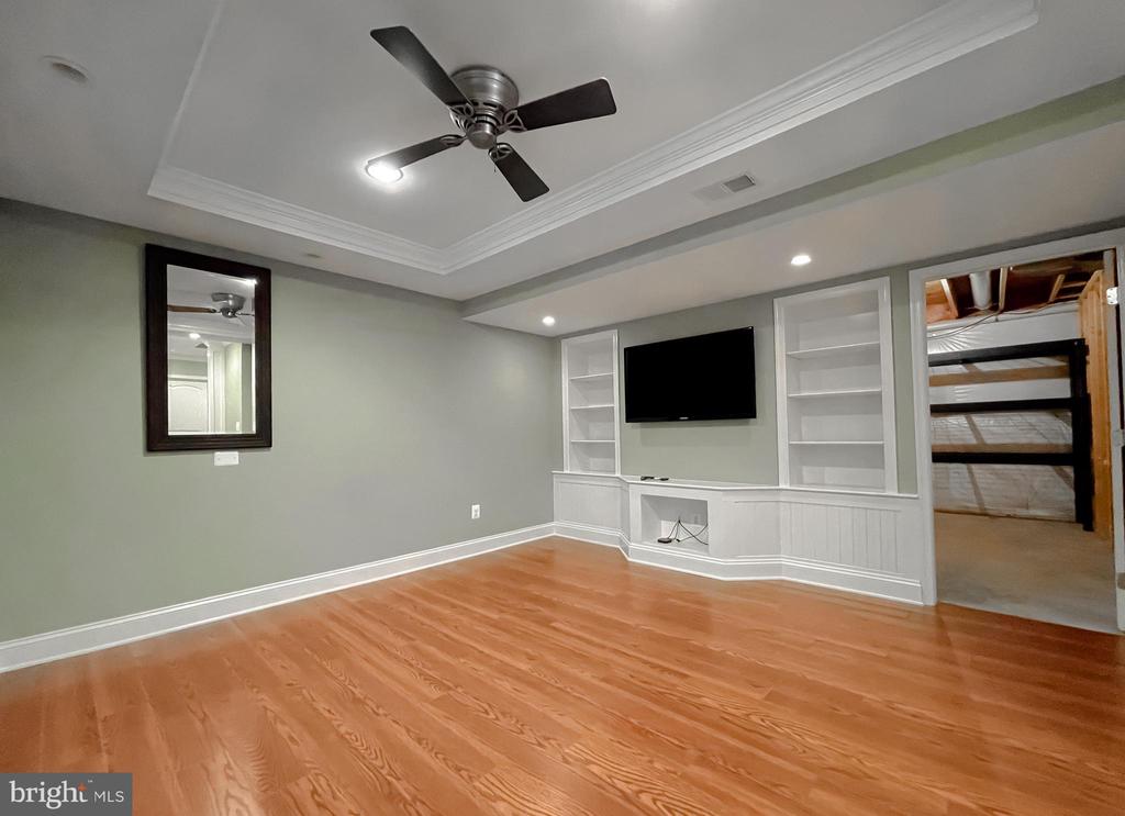 21060 WOODMERE DRIVE