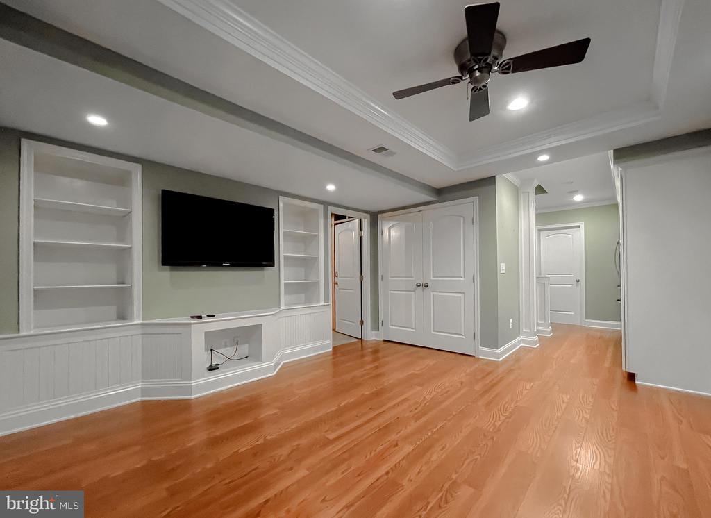 21060 WOODMERE DRIVE