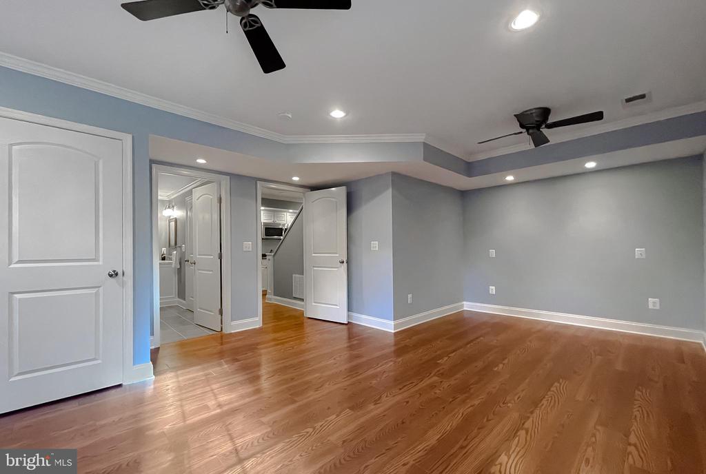 21060 WOODMERE DRIVE