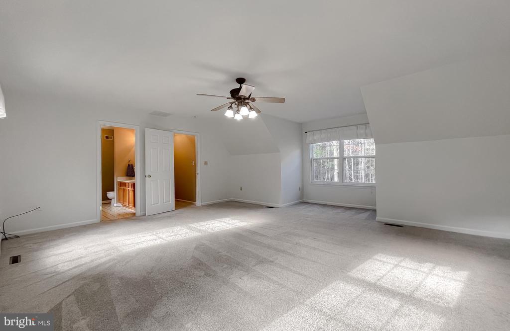 21060 WOODMERE DRIVE