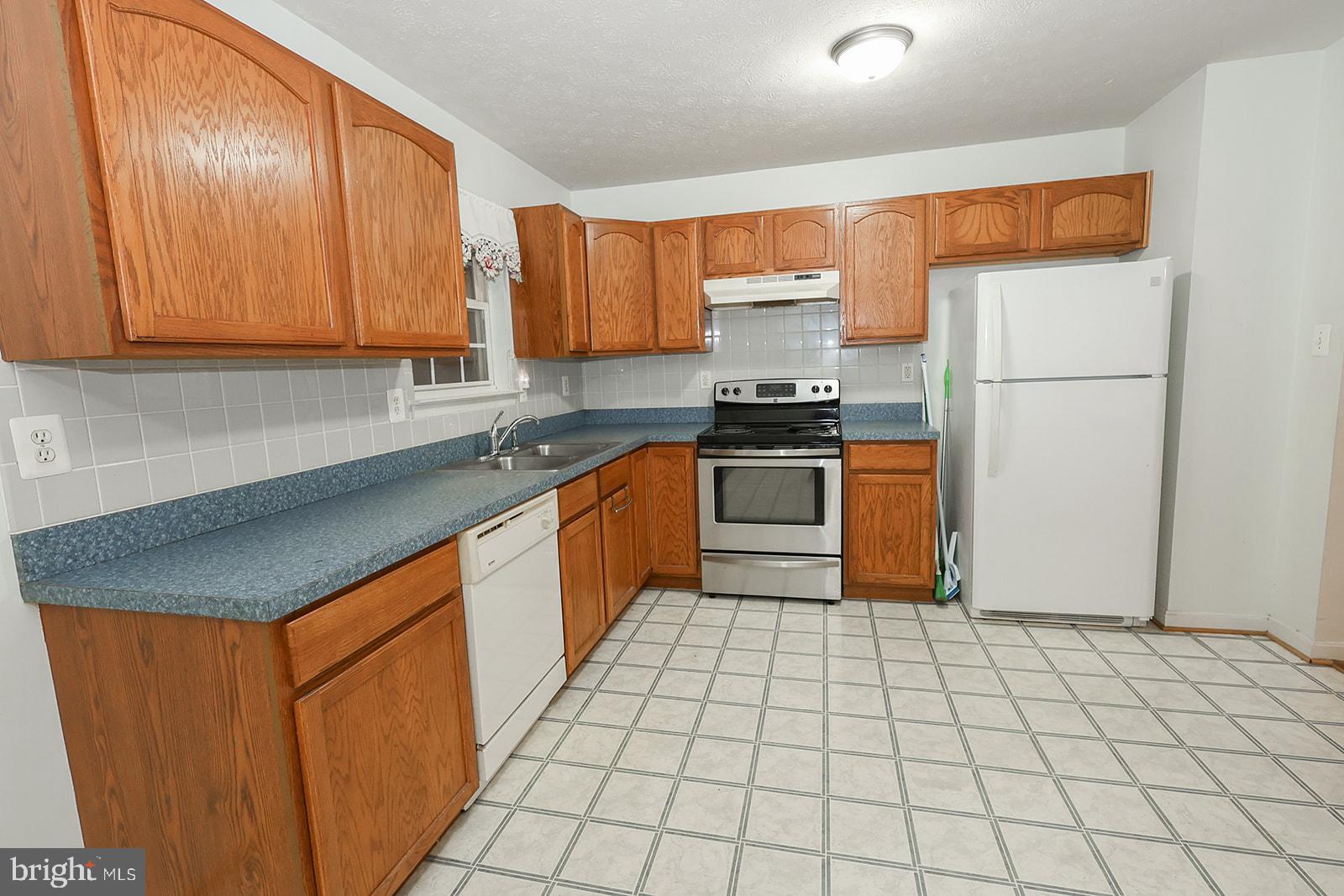 38877 JADE WAY