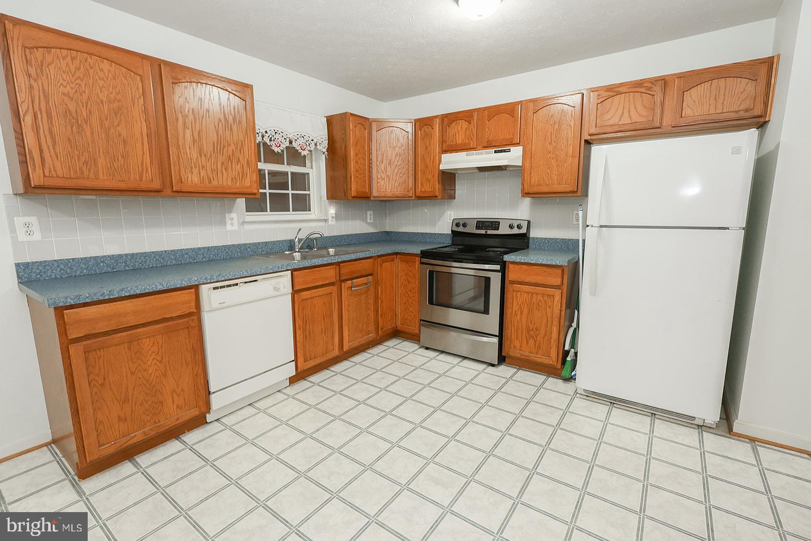 38877 JADE WAY