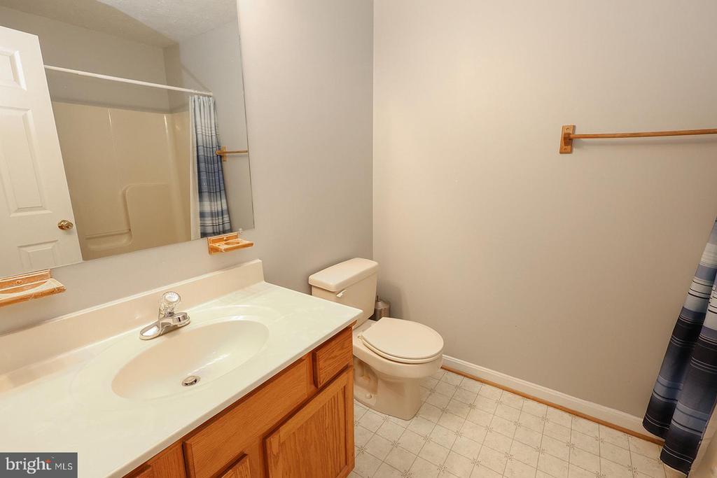38877 JADE WAY