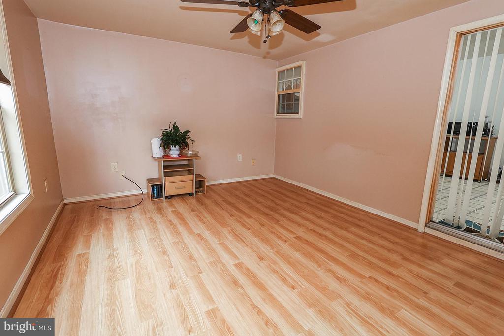 38877 JADE WAY