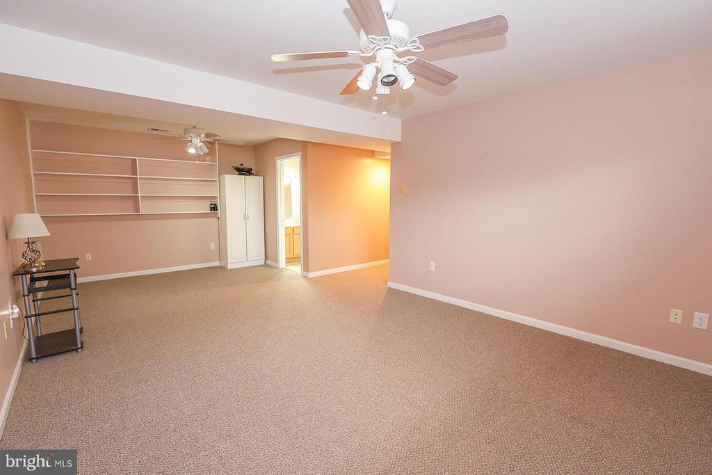 38877 JADE WAY