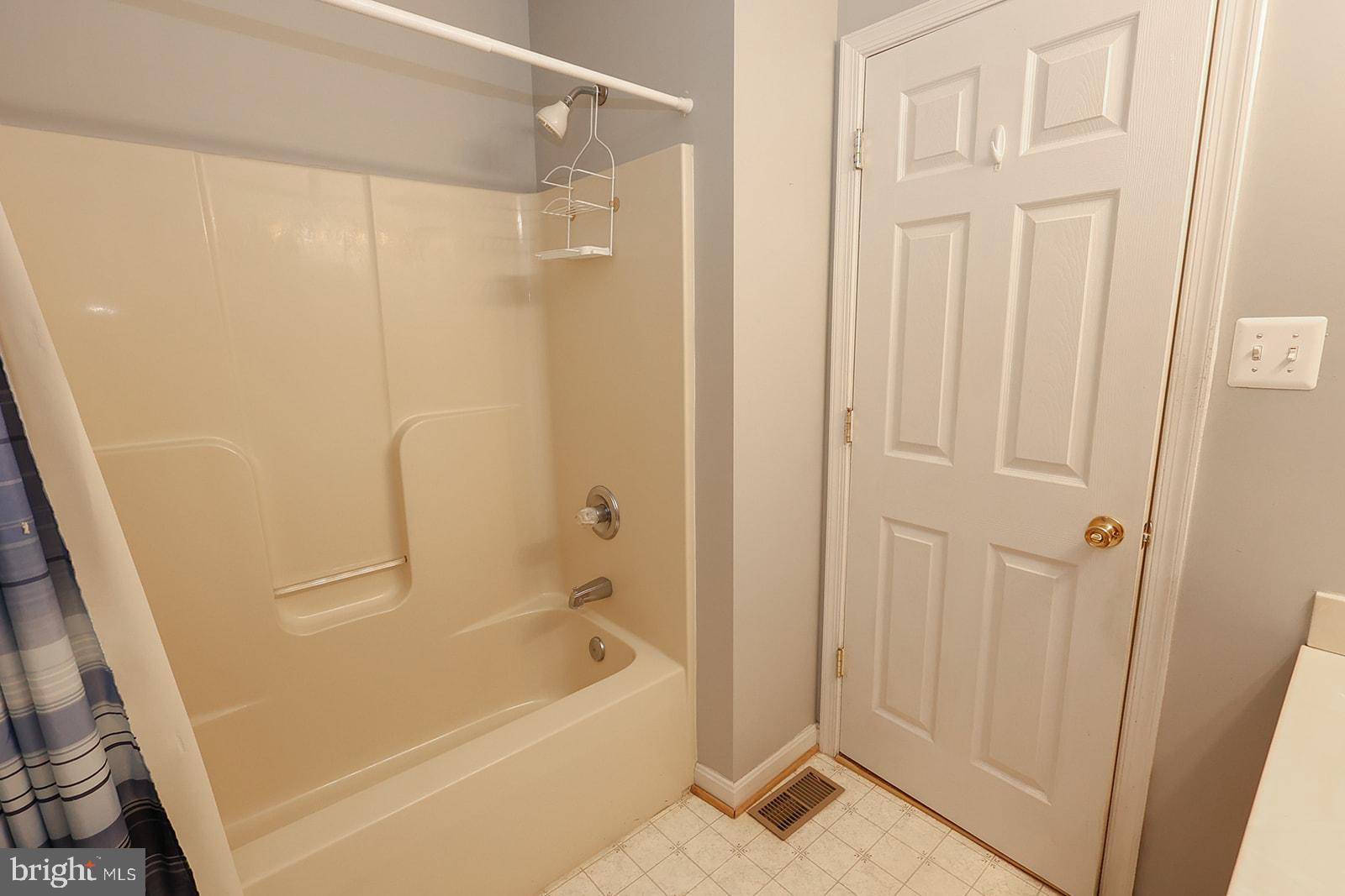 38877 JADE WAY