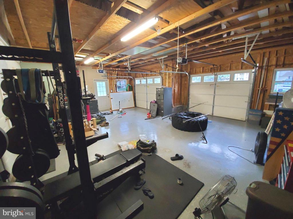 21427 LEE DRIVE