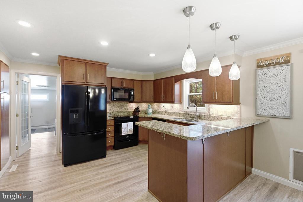 21427 LEE DRIVE