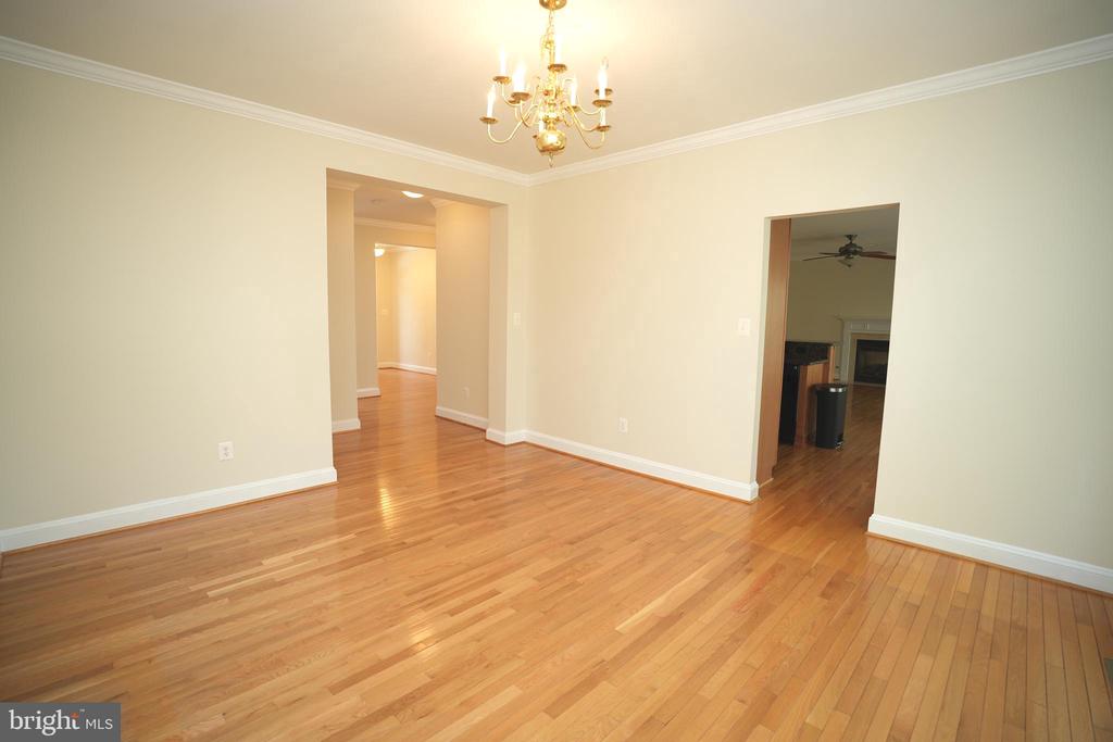 23422 CAMELLIA COURT