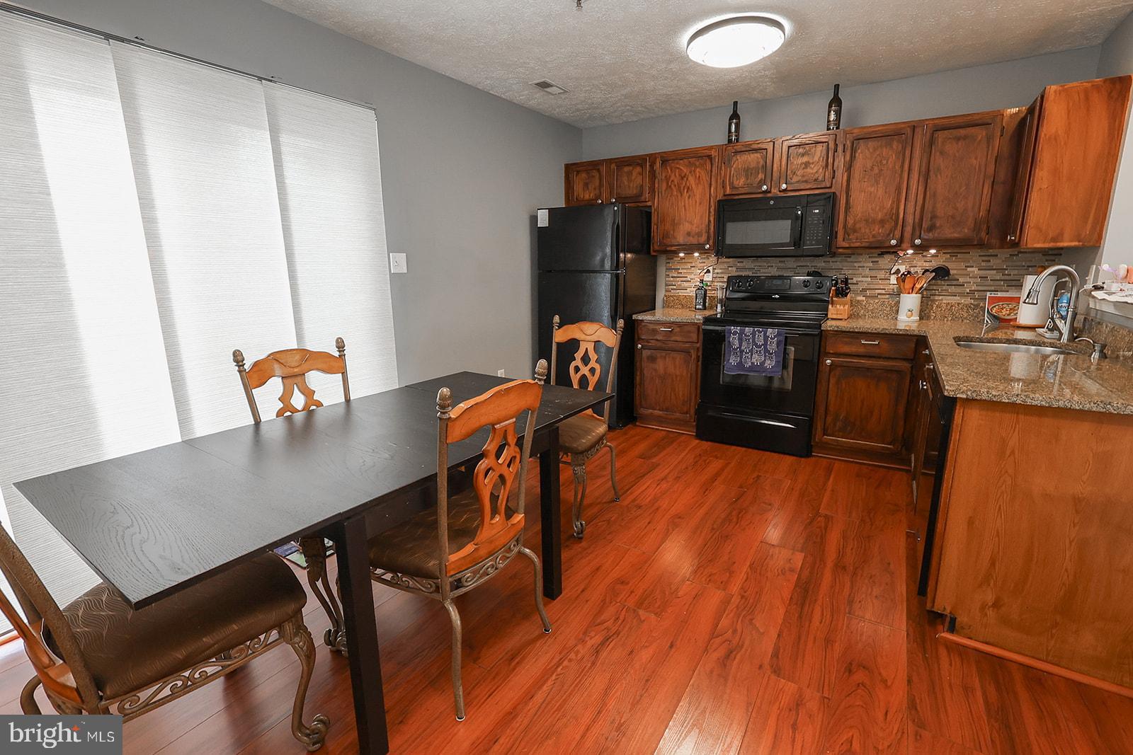 22141 SAINT LEONARDS CIRCLE