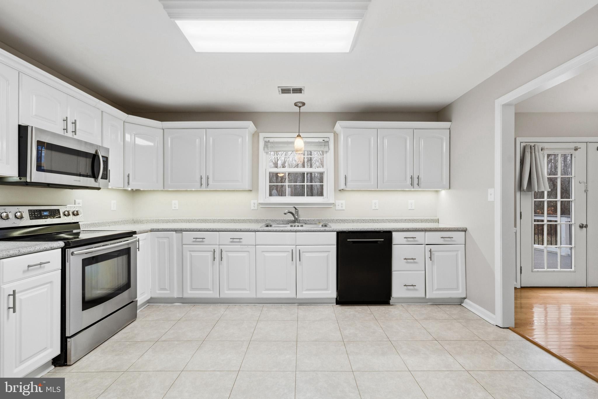 22343 NEWTOWNE NECK ROAD