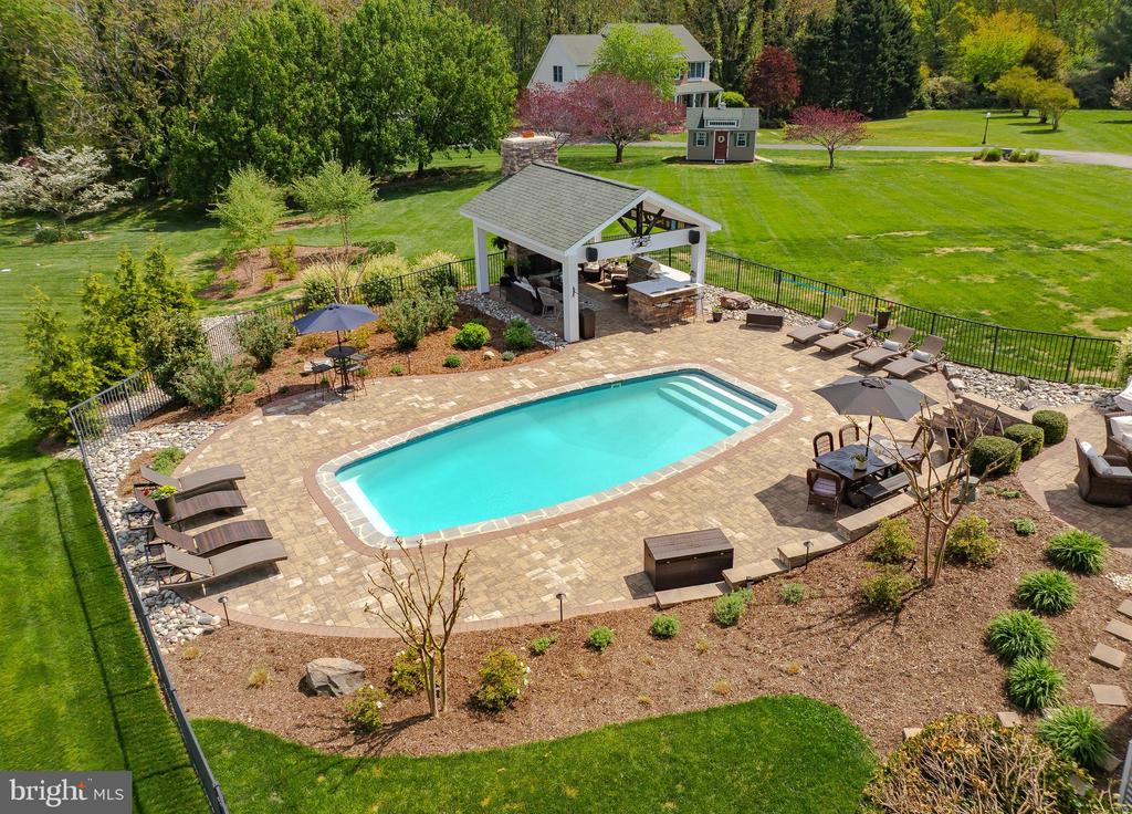 24570 SPRIGGS COURT