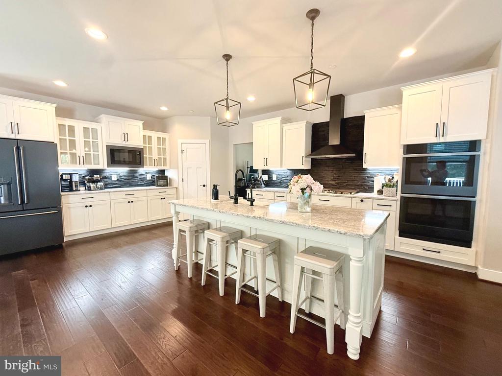 42102 WOODY LANE