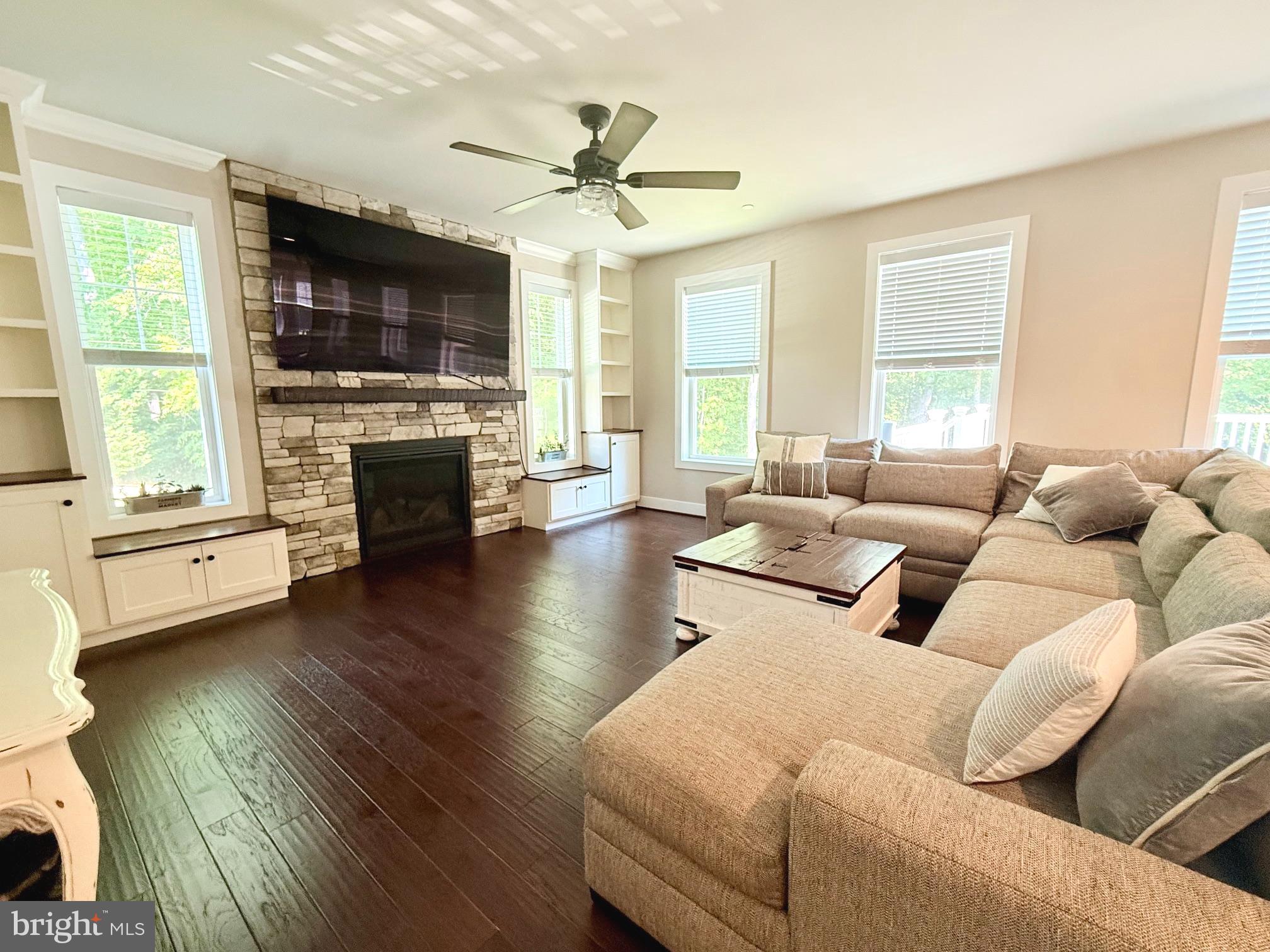 42102 WOODY LANE