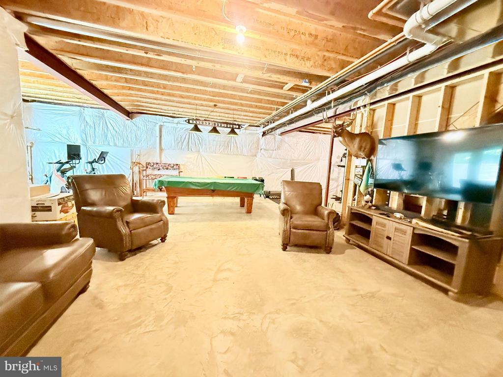 42102 WOODY LANE