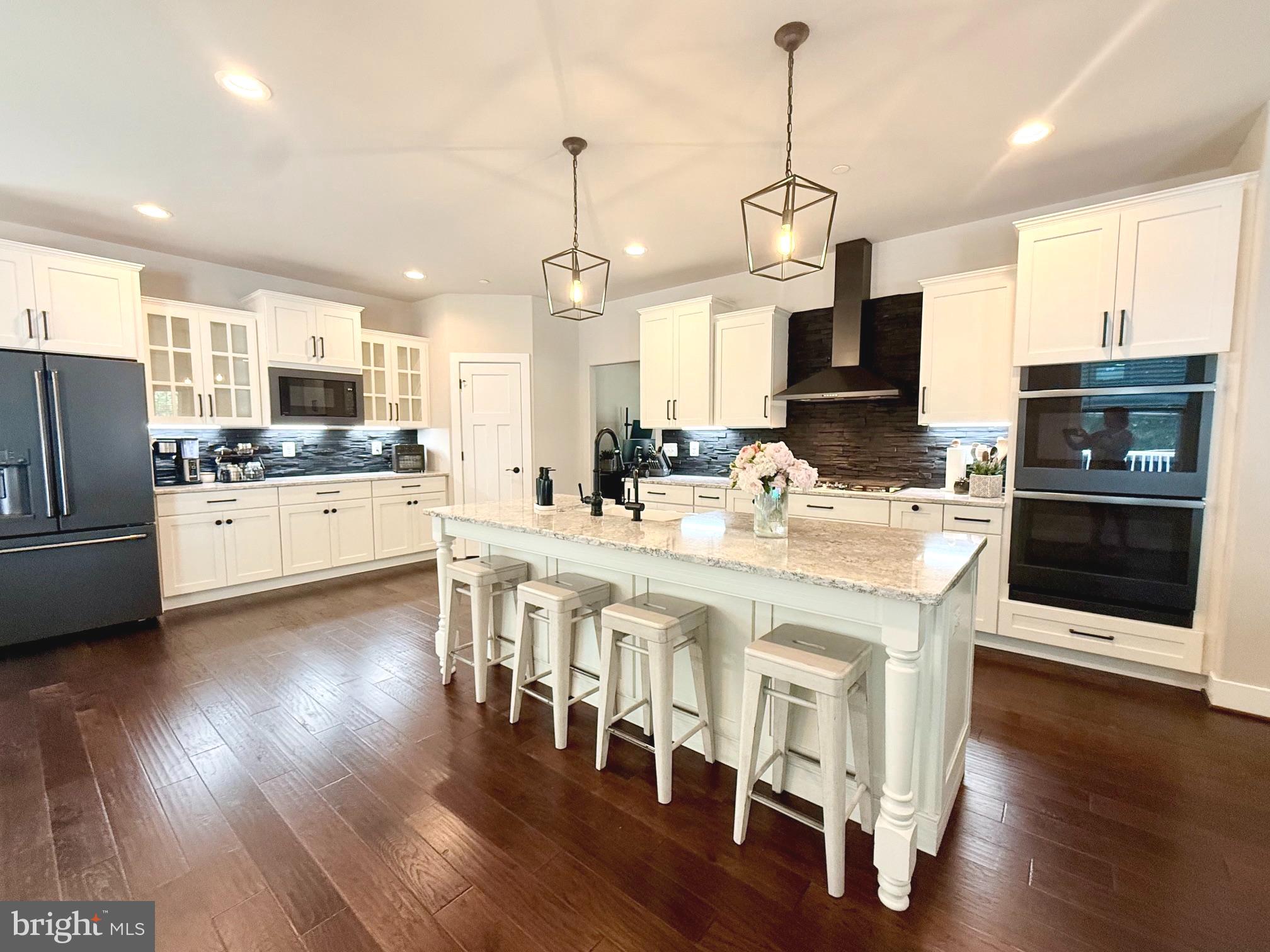 42102 WOODY LANE