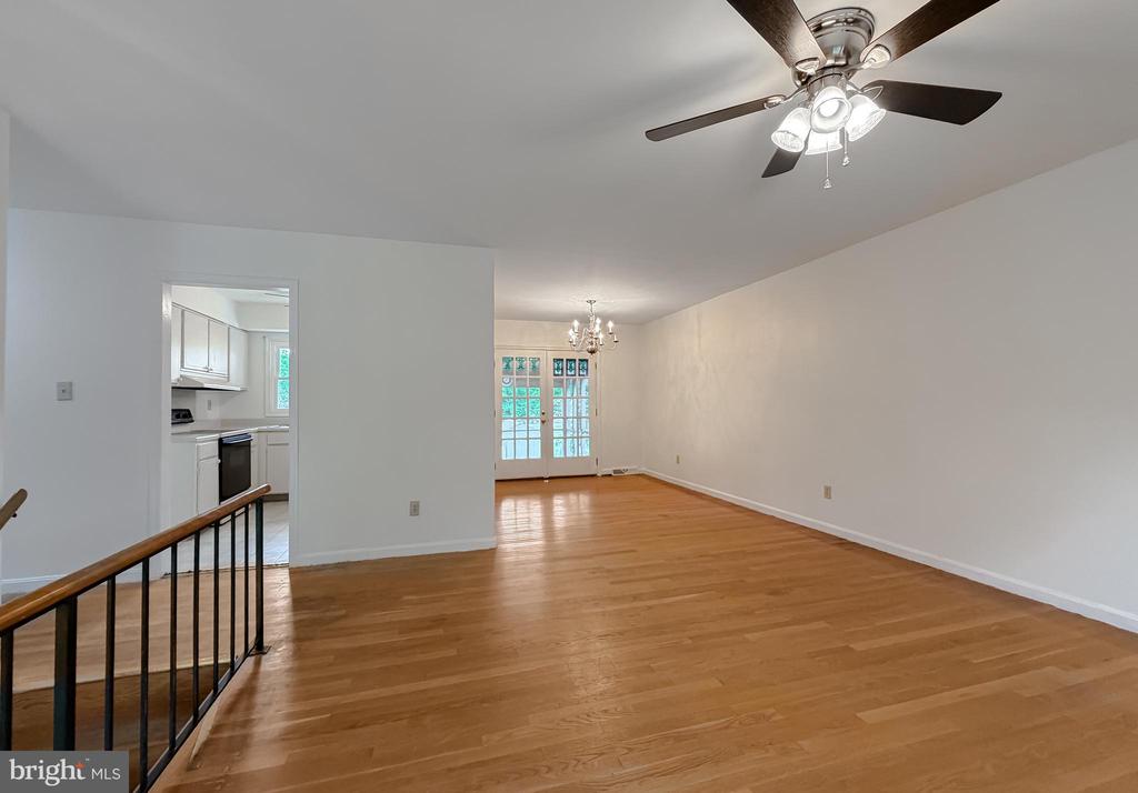 21415 WILLIAMS DRIVE