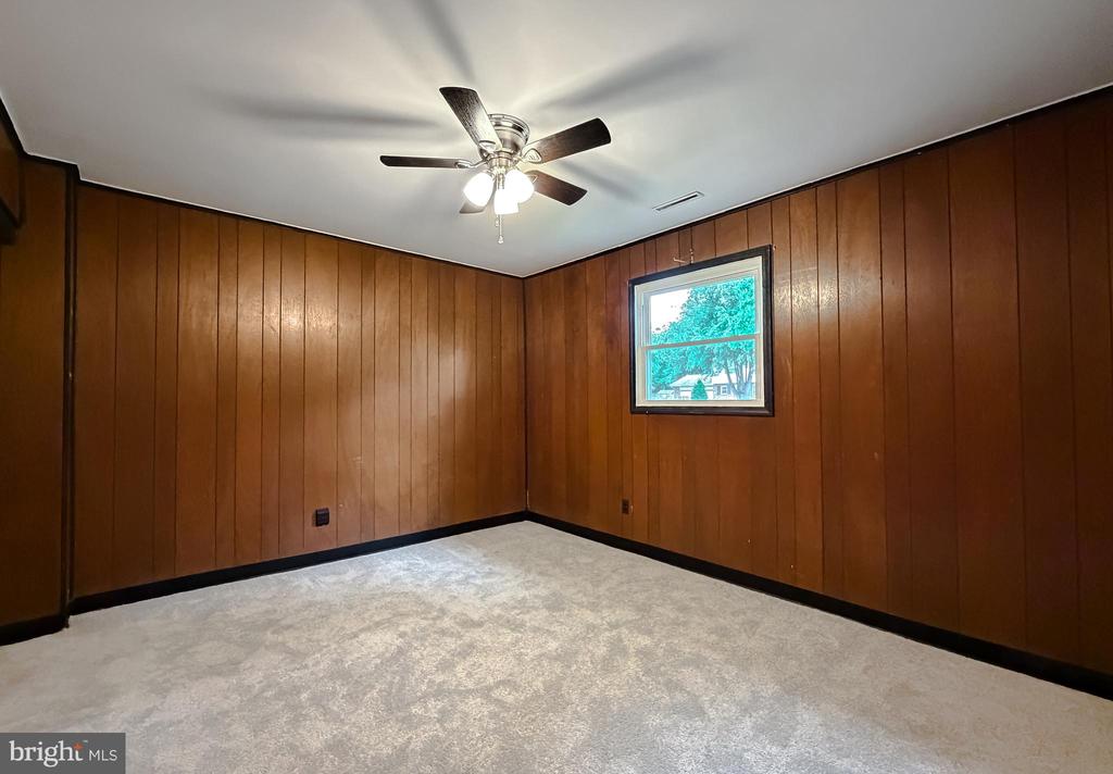 21415 WILLIAMS DRIVE