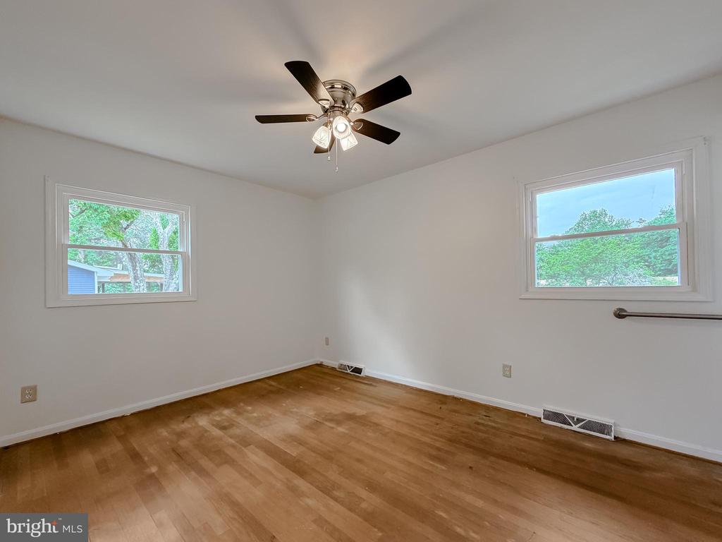21415 WILLIAMS DRIVE