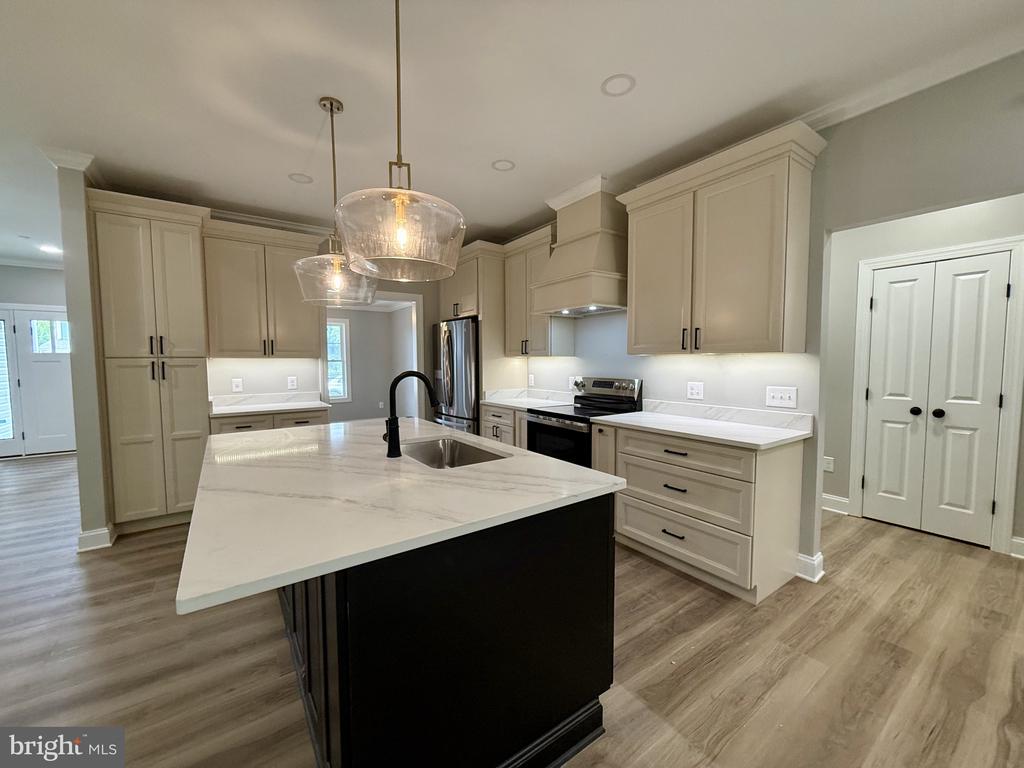 17480 LIGHTHOUSE COMMONS DRIVE