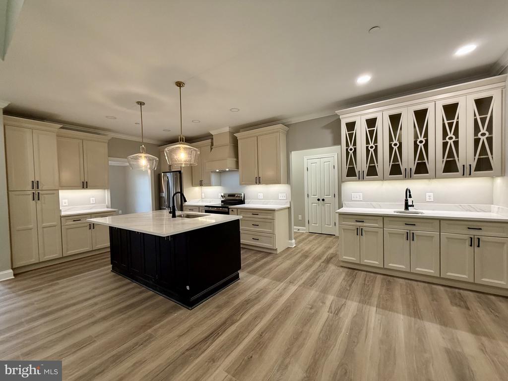 17480 LIGHTHOUSE COMMONS DRIVE