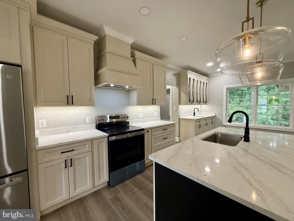 17480 LIGHTHOUSE COMMONS DRIVE
