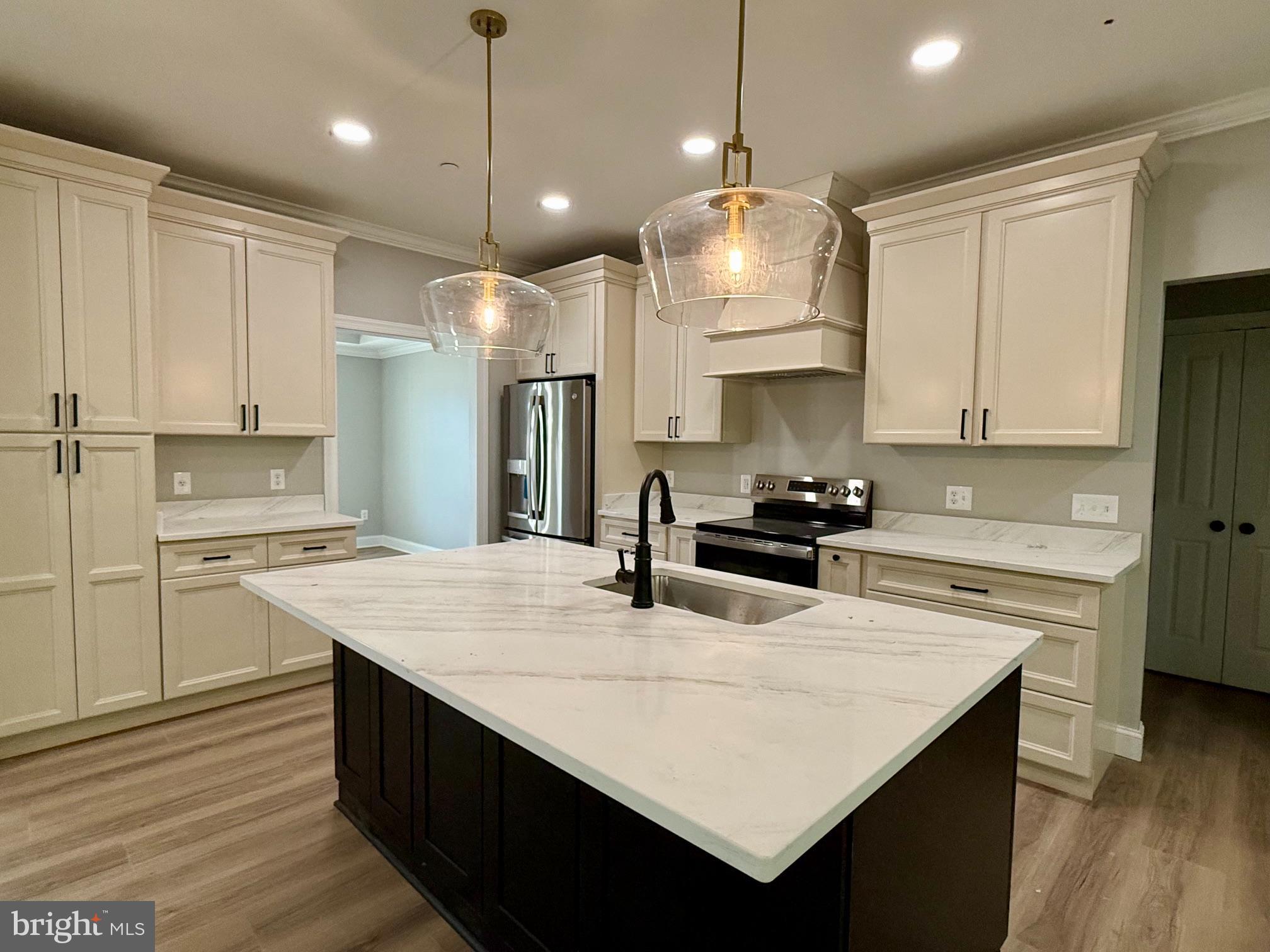 17480 LIGHTHOUSE COMMONS DRIVE