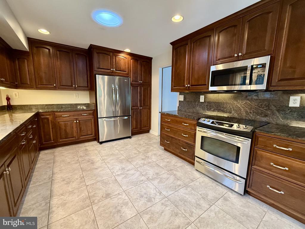 40582 PORT PLACE