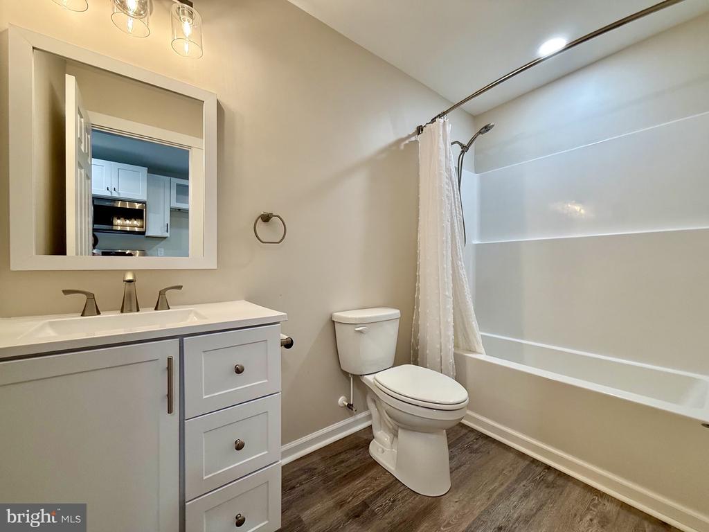 44845 DOT BANAGAN LANE Unit: GARAGE APT