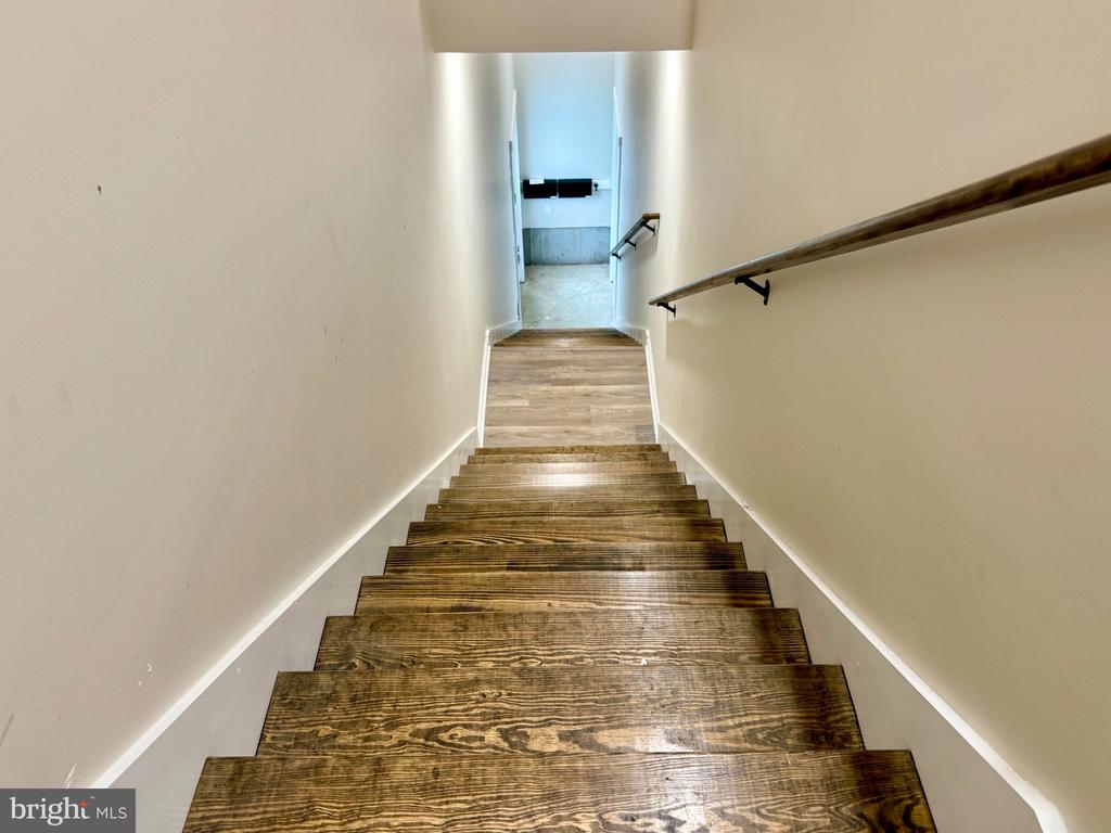 44845 DOT BANAGAN LANE Unit: GARAGE APT