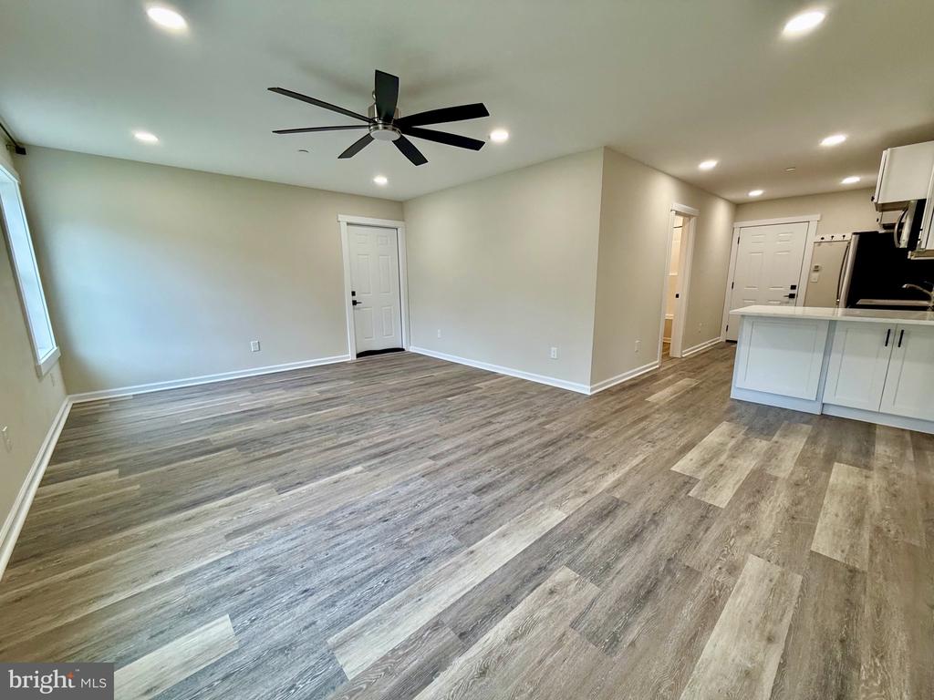 44845 DOT BANAGAN LANE Unit: GARAGE APT