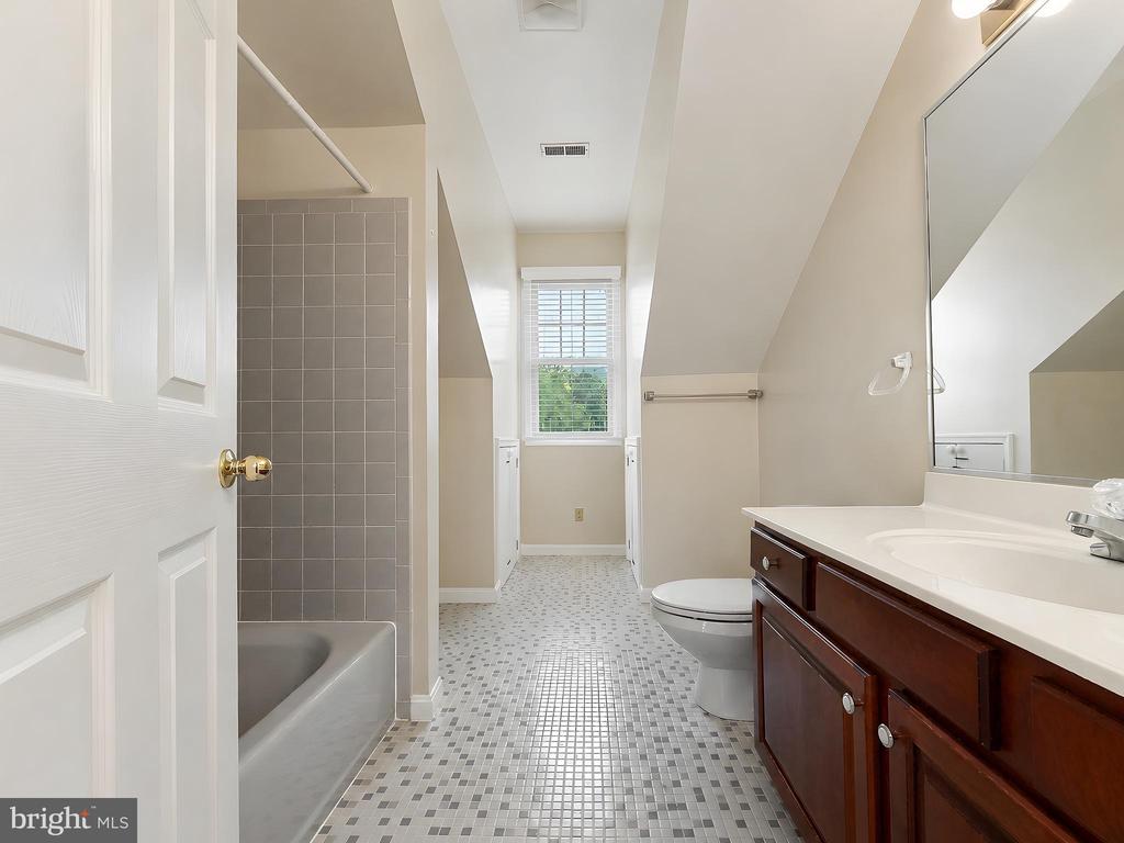 40579 PORT PLACE