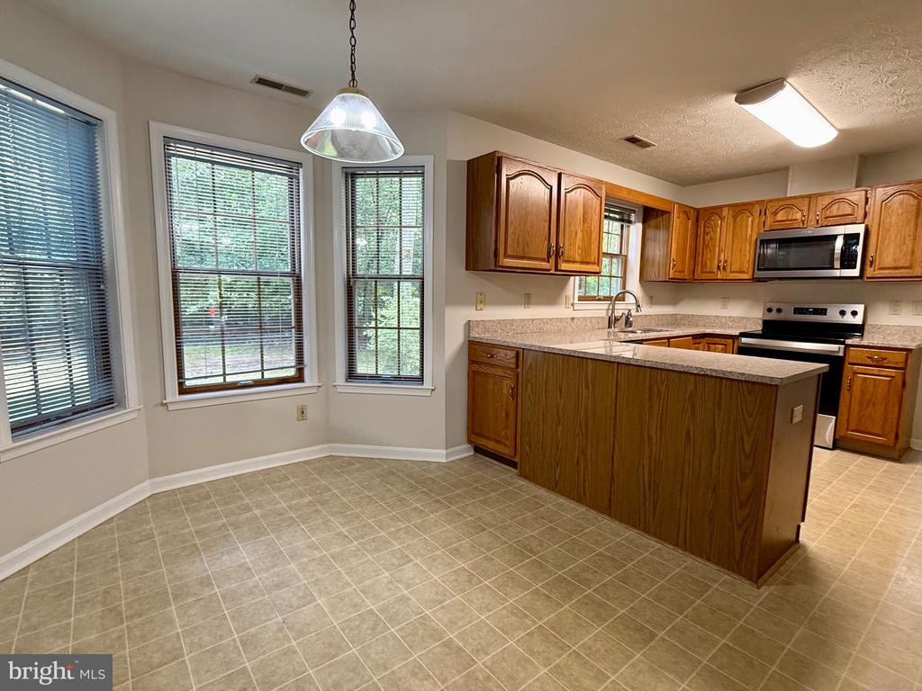 23124 AUTUMN LEAF WAY