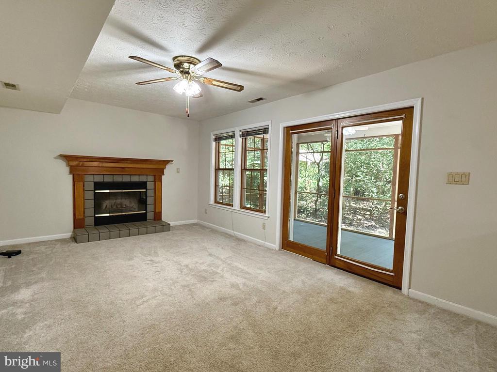 23124 AUTUMN LEAF WAY